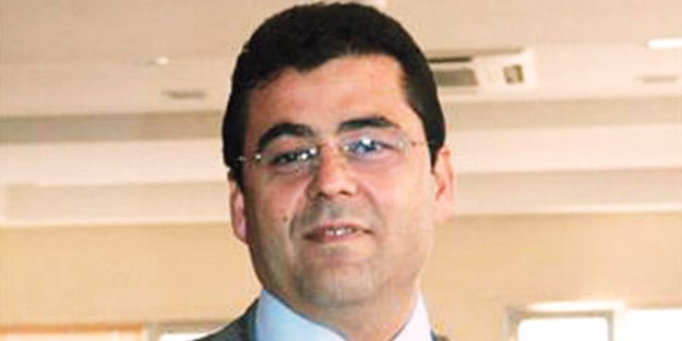 Anasına küfreden adamın avukatı oldu