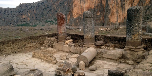 Anavarza Antik Kenti'ndeki arkeolojik kazı