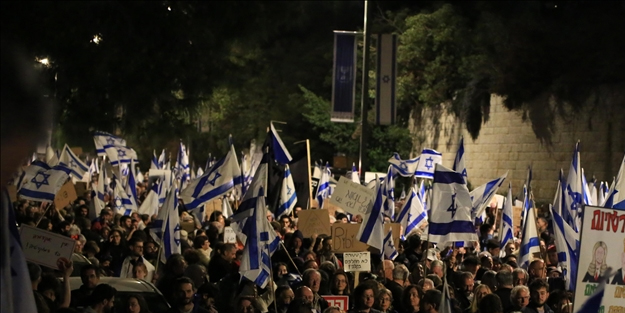 Anayasa değişikliği krizi: O ülkede hükümete karşı baskılar artıyor! Böyle giderse hiçbir şey yapamazlar