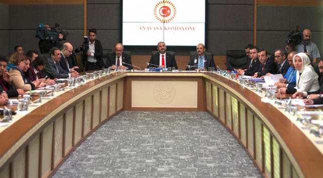 Değişiklik paketi Anayasa Komisyonu'nda kabul edildi