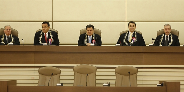  Anayasa Mahkemesi yine hukuku çiğnedi