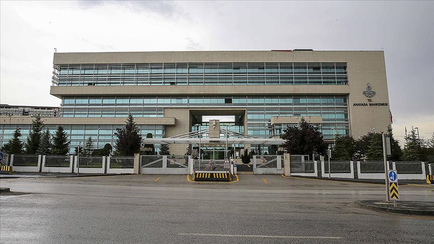 Anayasa Mahkemesinden milletvekillikleri düşürülen Güven ve Farisoğulları hakkında karar