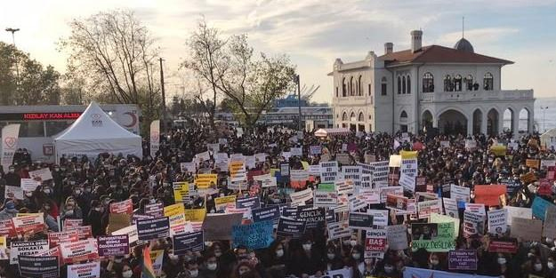 Anayasadaki bir cümleyi anlayamayacak kadar şapşal, ya da kötü niyetli… Bu ne utanmazlıktır Boğaziçi’liler!