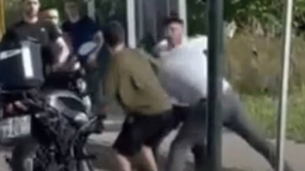 Anayol ringe döndü! Bursa'da yol verme kavgası!