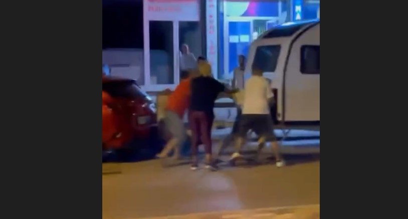 Anbean kameraya yansıdı! Sokak ringe döndü