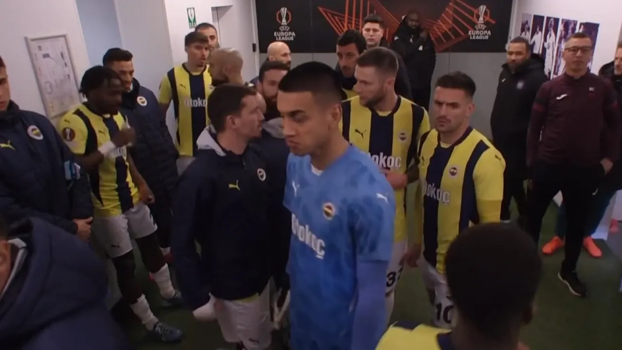 Anderlecht-Fenerbahçe maçı durduruldu