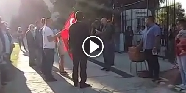 Andımız'ı okuyan Kemalist fena çuvalladı