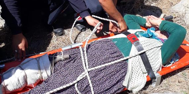 Andız toplarken kayalıklardan düşen kadının imdadına itfaiye yetişti