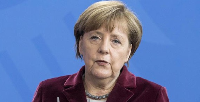Angela Merkel Almanya'da yaşayan Türklere seslendi