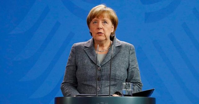 Angela Merkel, Türkiye ile anlaşmayı savundu