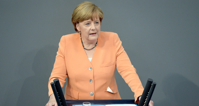 Angela Merkel'den 'Erdoğan şiiri' ile ilgili açıklama
