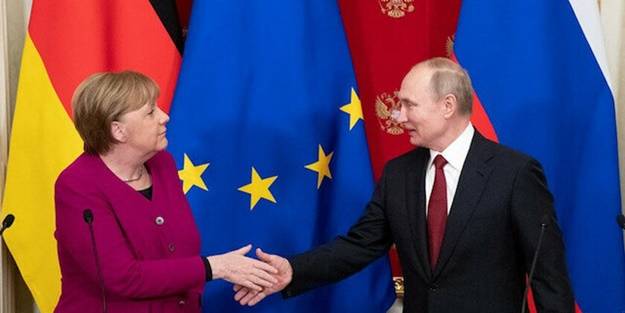 Angela Merkel'den Putin'e veda ziyareti