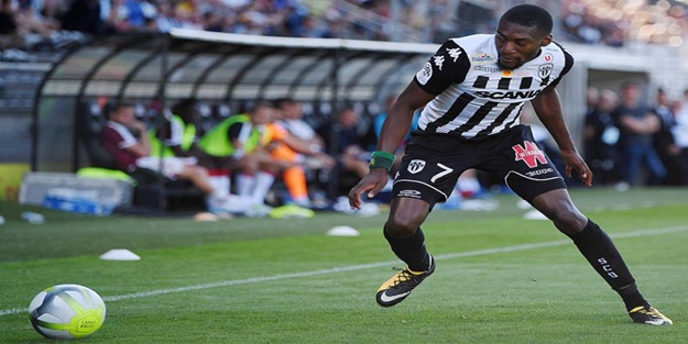 Angers kulübü resmen duyurdu! Toko Ekambi sezon sonu satılacak...