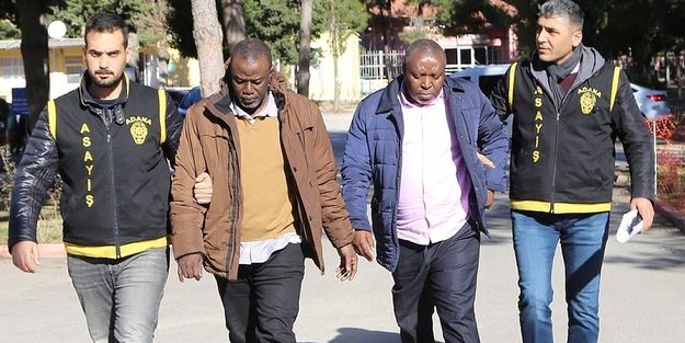 Angola'dan adam tokatlamaya gelmişler, enselendiler!
