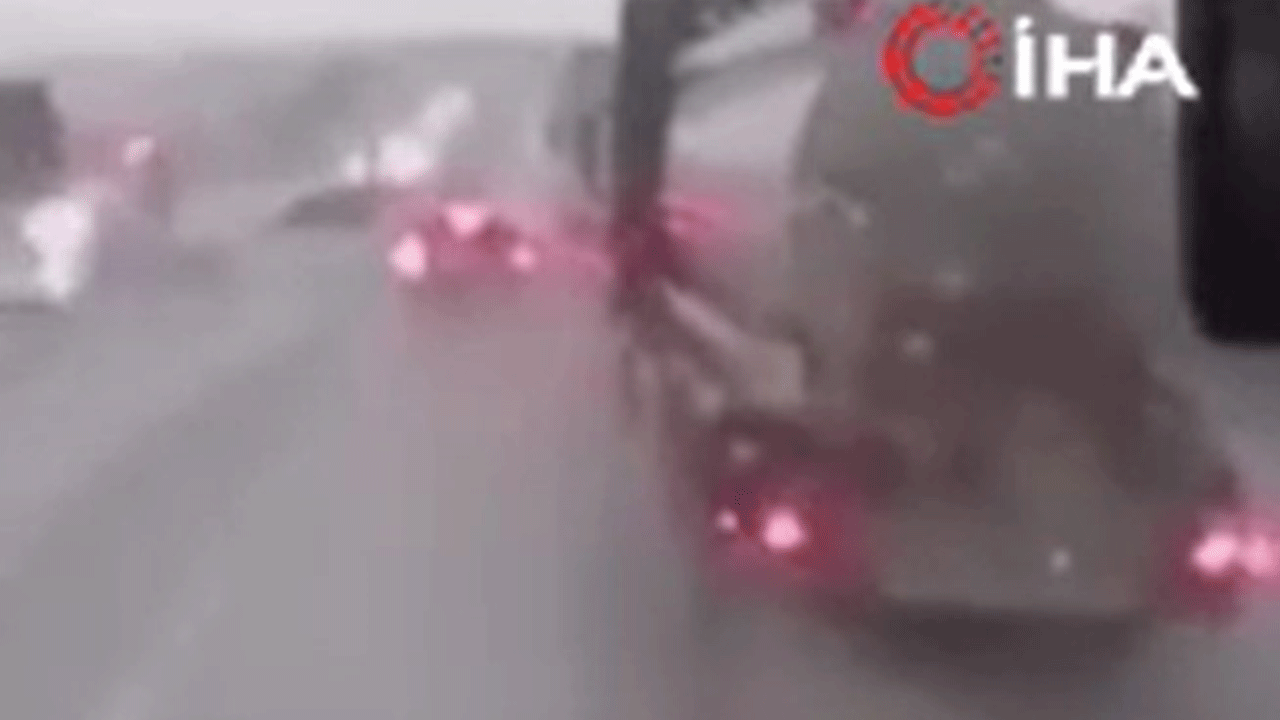 Ani şerit değiştiren çekici faciaya neden oluyordu!