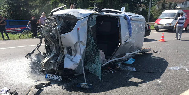 Aniden yola çıkan inek kazaya sebep oldu: 3 yaralı