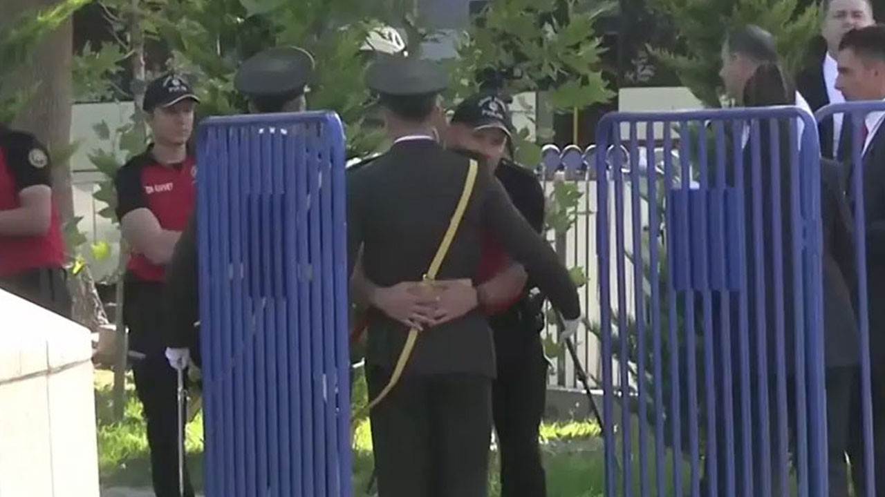 Anıtkabir’de üst araması olsun mu, olmasın mı!