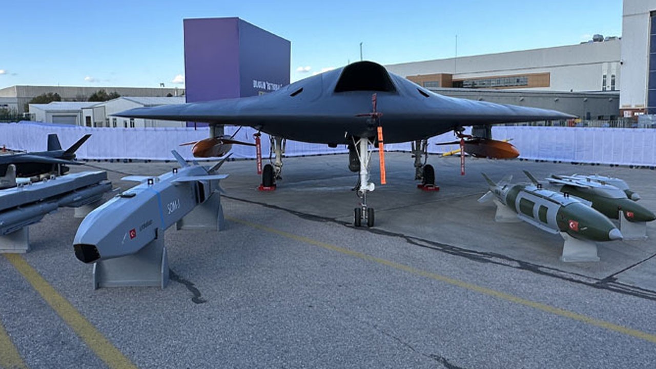 Türk savaş uçakları... ANKA-3 gizli silah istasyonundan atışa hazırlanıyor