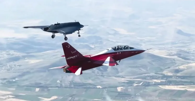 ANKA 3 ve HÜRJET kol uçuşu yaptı! Gök Vatan sahipsiz değil