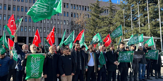 Ankara Barosu'na Kelime-i Tevhid bayraklı protesto!