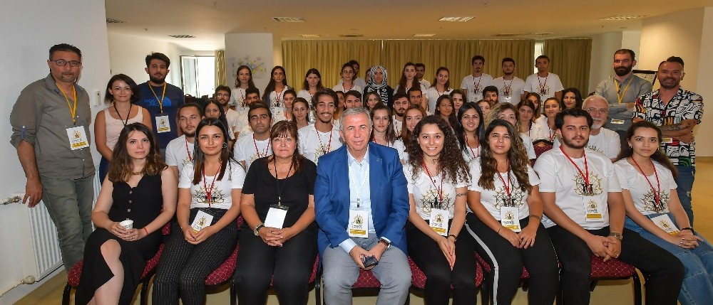 Ankara Büyükşehir Belediye Başkanı Yavaş gençlerle buluştu 