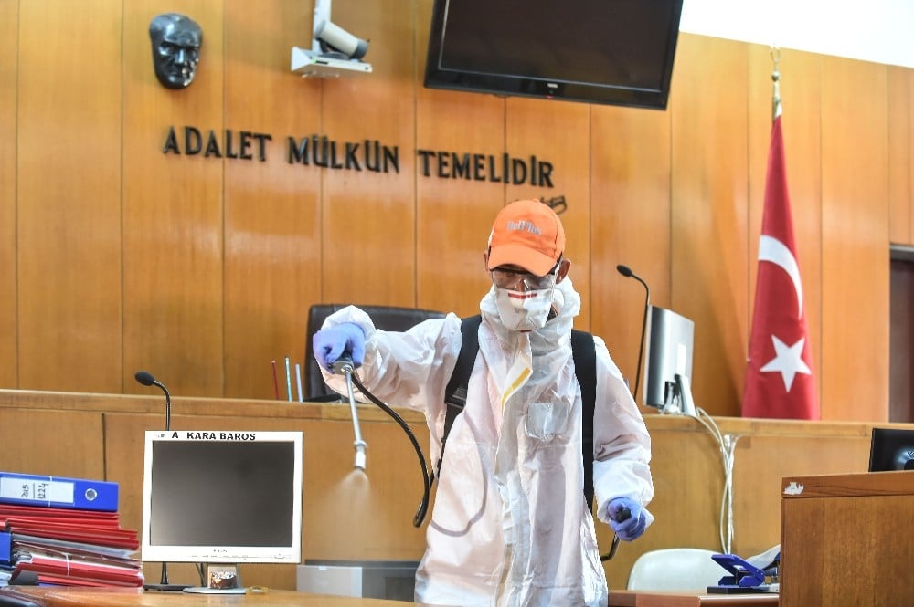 Ankara Büyükşehir Belediyesi’nde Korona virüs önlemleri için temizlik personelinin izinleri kaldırıldı 