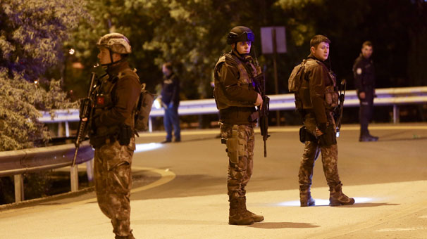 Ankara Emniyet Müdürlüğü ve CHP binasının olduğu yerde… Sıcak saatler!