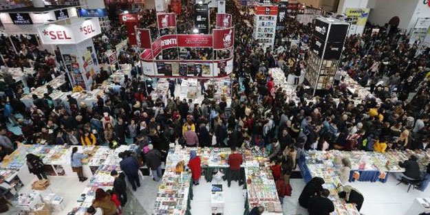 Ankara Kitap Fuarı'na yoğun ilgi