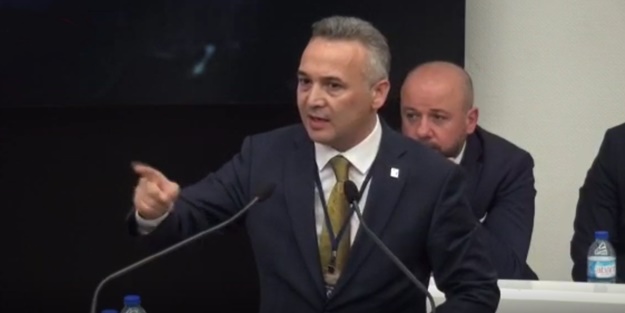 Ankara Mali Müşavirler Odası Genel Kurulu'nda HDP'liler İstiklal Marşı okumadı! Kürsüye çıkarak tepki gösterdi