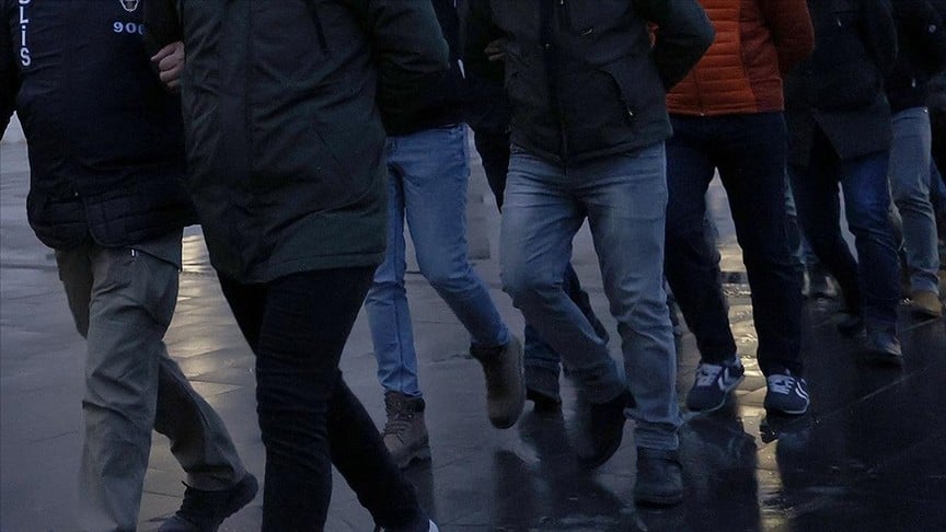 Ankara merkezli 29 ilde FETÖ'nün 'çalışma evleri' operasyonunda 49 şüpheli hakkında gözaltı kararı