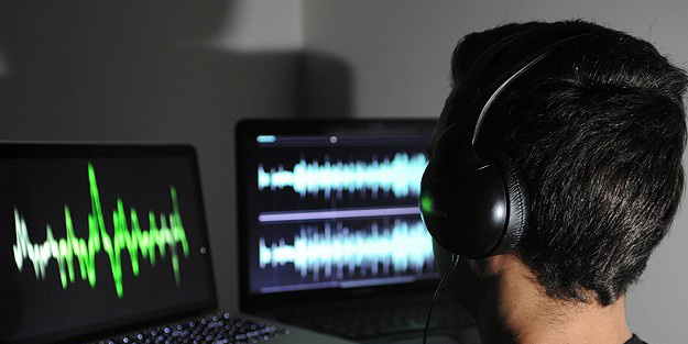 'Usulsüz dinleme' davası başladı