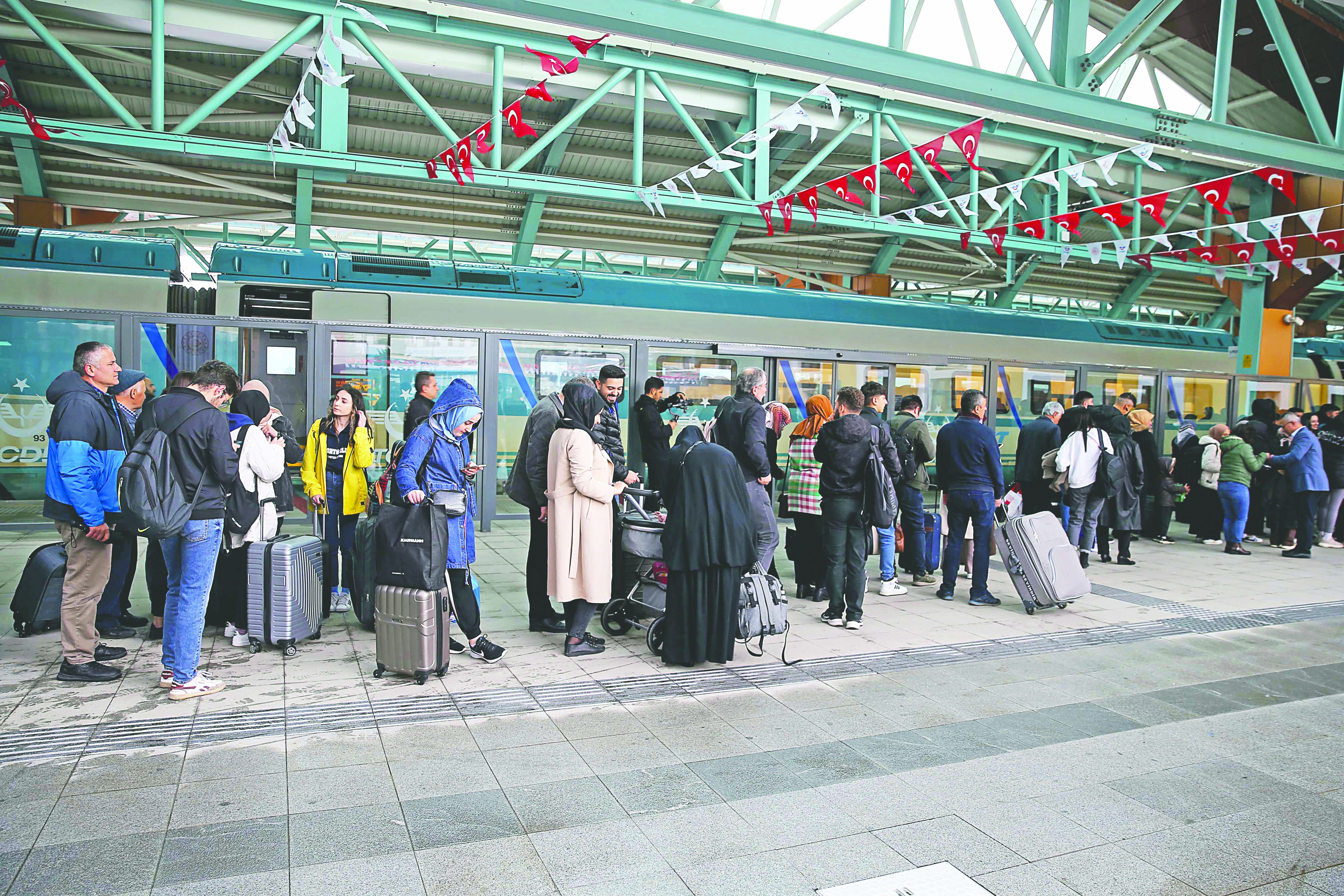 Ankara-Sivas Hızlı Tren seferlerine yoğun ilgi