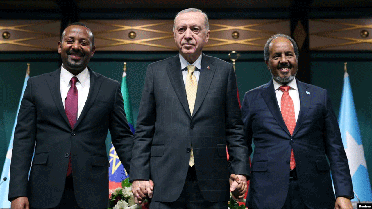 Ankara sürecinden sonra ilk görüşme! Somali cumhurbaşkanı ve Etiyopya başbakanı Addis Ababa’da bir araya geldi