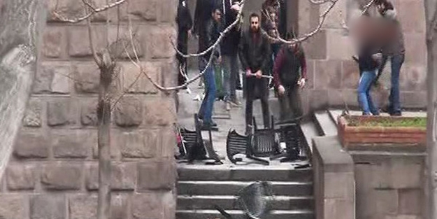 Ankara Üniversitesi'nde olay!