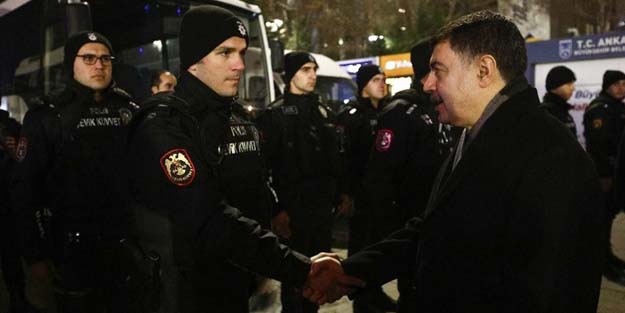 Ankara Valisi Şahin polisleri ziyaret etti