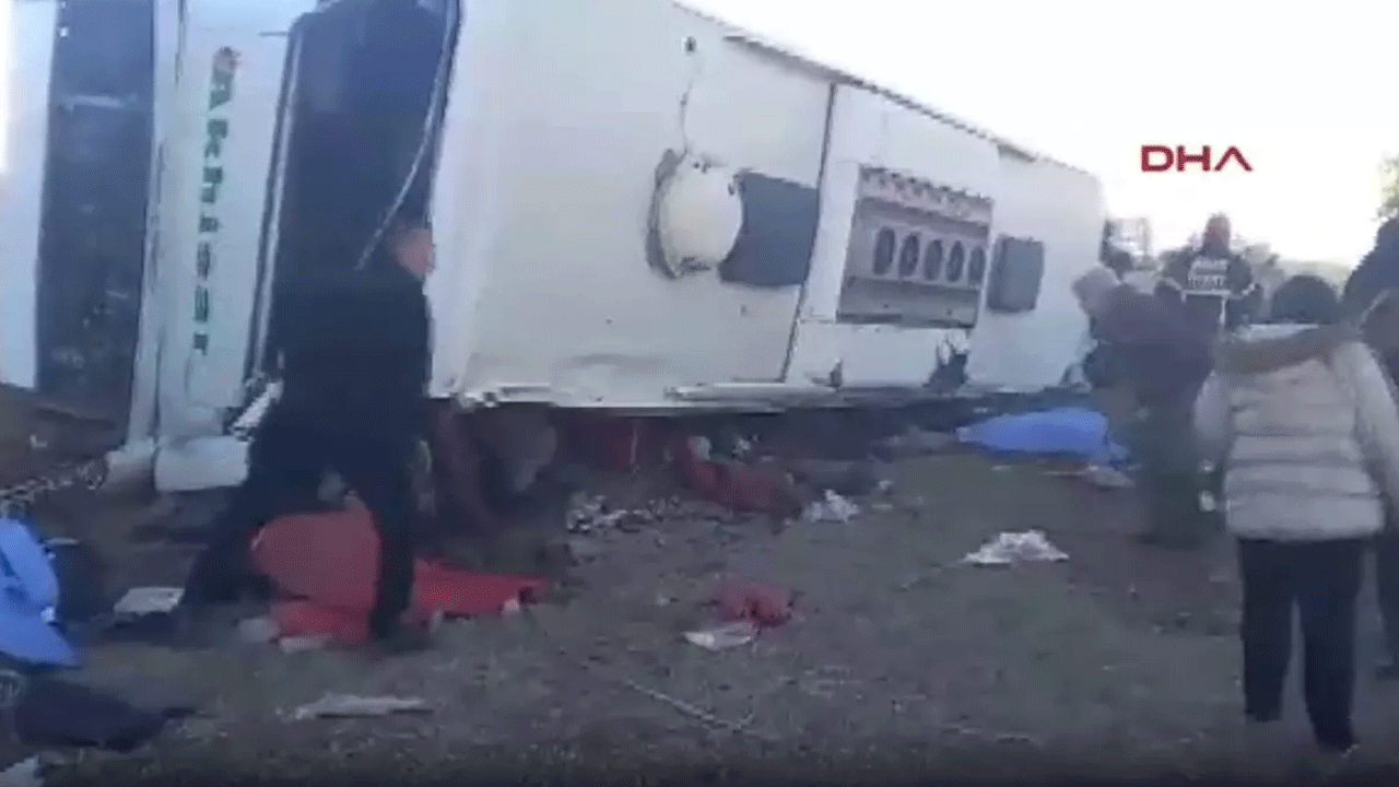 Ankara yolunda yolcu otobüsü devrildi