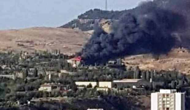 Ankara'da askeri kışlada çatı yangını çıktı