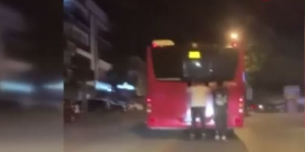 Ankara'da gençlerin tehlikeli yolculuğu yürekleri ağza getirdi!