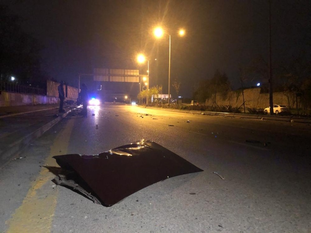 Ankara’da hurdaya dönen otomobilden sağ kurtuldular 