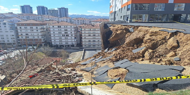 Ankara'da istinat duvarı gecekondunun üzerine yıkıldı