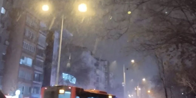 Ankara'da kar yağışı etkili oldu! Gece boyunca devam edecek