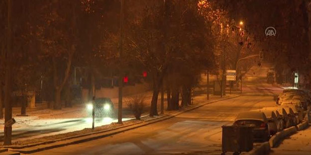 Ankara'da kar yağışı etkili oldu