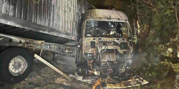 Ankara'da Kontrolden Çıkan Tır Şarampole Yuvarlandı