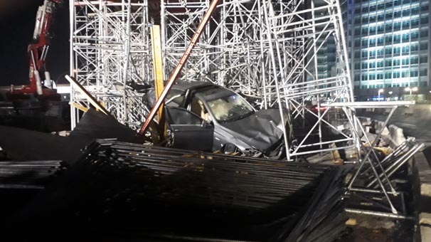 Ankara'da korkunç kaza! İnşaata dalıp iskeleye saplandı