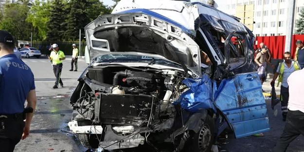 Ankara'da korkunç kaza: Yaralılar var