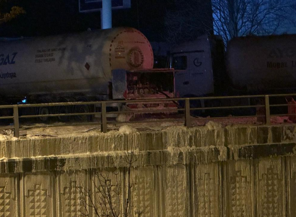 Ankara’da LPG tankeri sızıntısı paniğe neden oldu