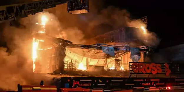 Ankara'da market zinciri şubesi alevler içinde kaldı