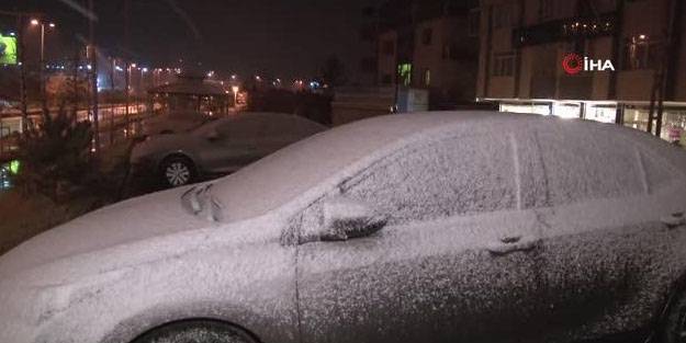 Ankara'da mevsimin ilk karı yağdı