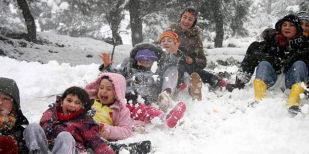 Ankara'da okullara 2 gün kar tatili