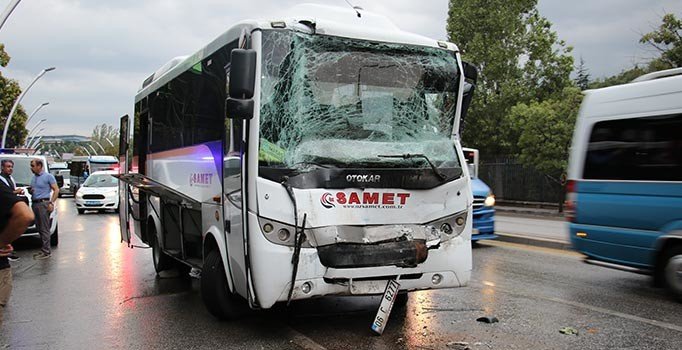 Ankara'da otobüs kazası: 8 kişi yaralı